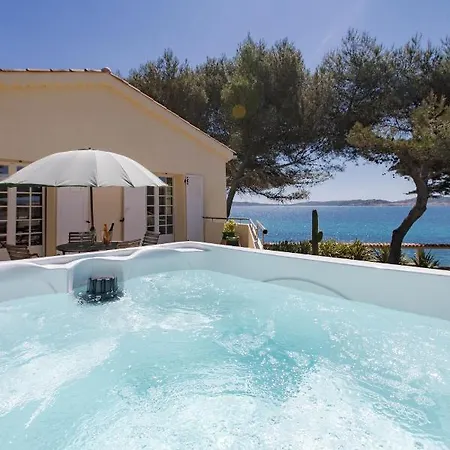 ヴィラ Pointe Alegre グリモー